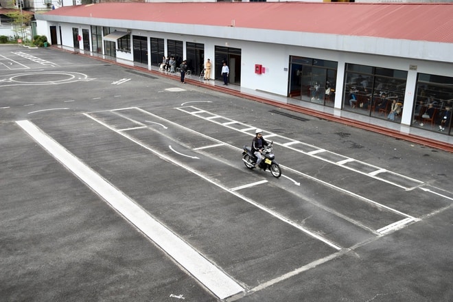 Sau Tết, các trung tâm sát hạch lái xe tăng ca phục vụ hàng nghìn thí sinh- Ảnh 4. Sau Tết, các trung tâm sát hạch lái xe tăng ca phục vụ hàng nghìn thí sinh- Ảnh 4.