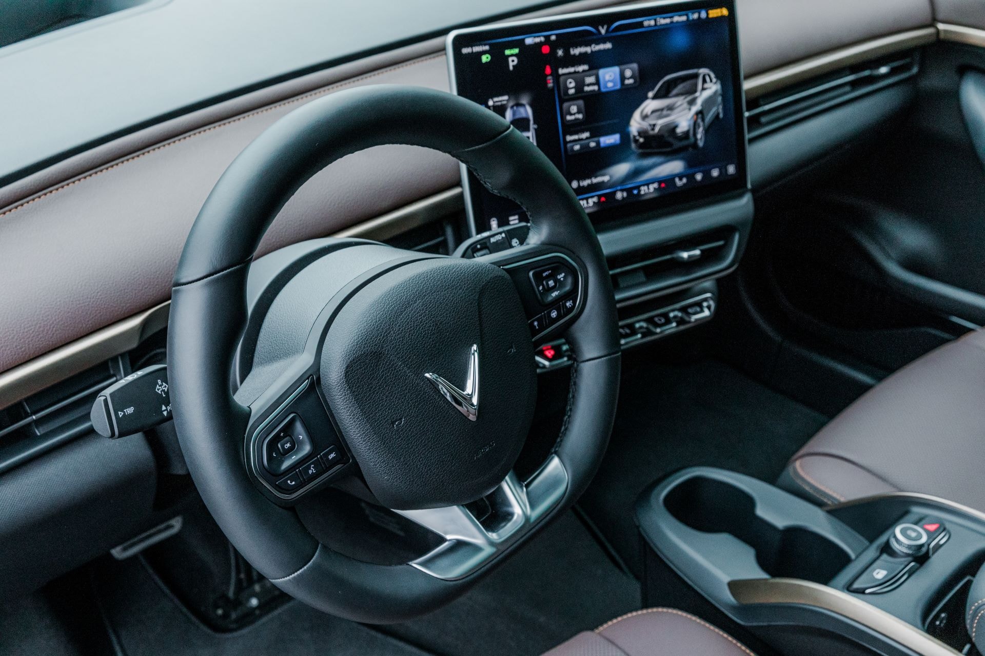 Mua VinFast VF 6 chỉ 0 đồng trả trước, 0 đồng sạc pin, lãi suất cố định 7%/năm - 2