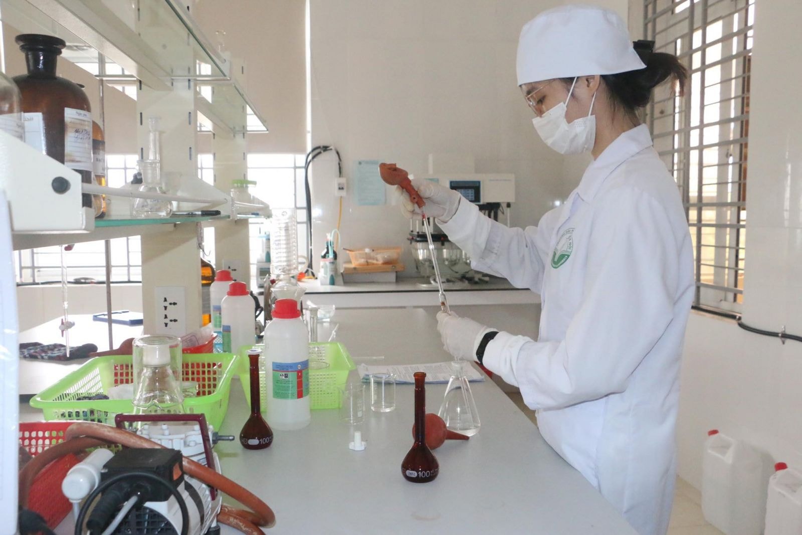 Bộ Y tế đề nghị siết kiểm nghiệm, tăng giám sát sản phẩm sữa, dinh dưỡng cho trẻ- Ảnh 1.