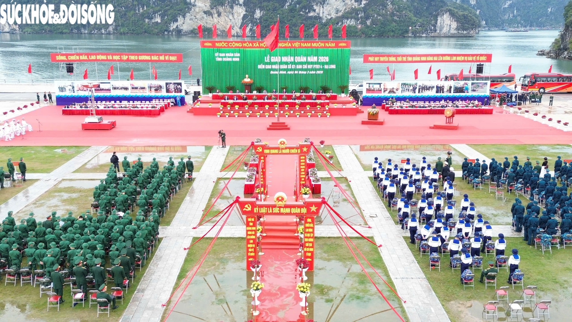 Nghẹn ngào giây phút tiễn tân binh Hải Phòng lên đường nhập ngũ trong Ngày hội tòng quân 2026- Ảnh 11. Nghẹn ngào giây phút tiễn tân binh Hải Phòng lên đường nhập ngũ trong Ngày hội tòng quân 2026- Ảnh 11.