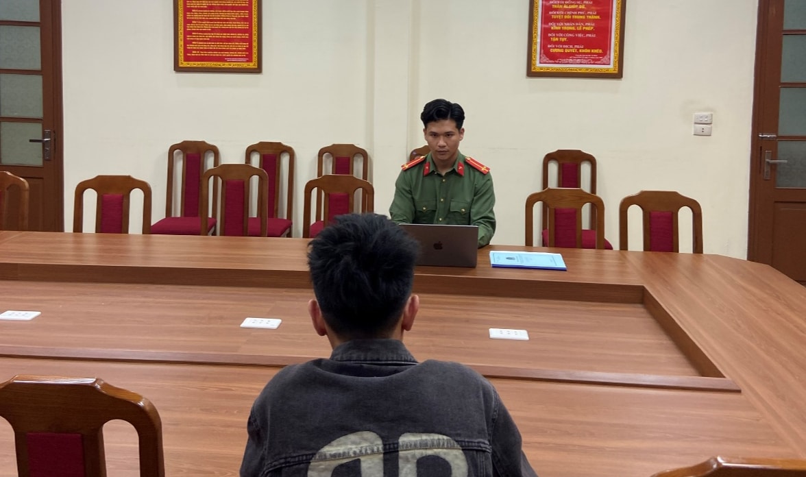 Nam thanh niên bị phạt 15 triệu do không thông báo website thương mại điện tử bán hàng- Ảnh 1.