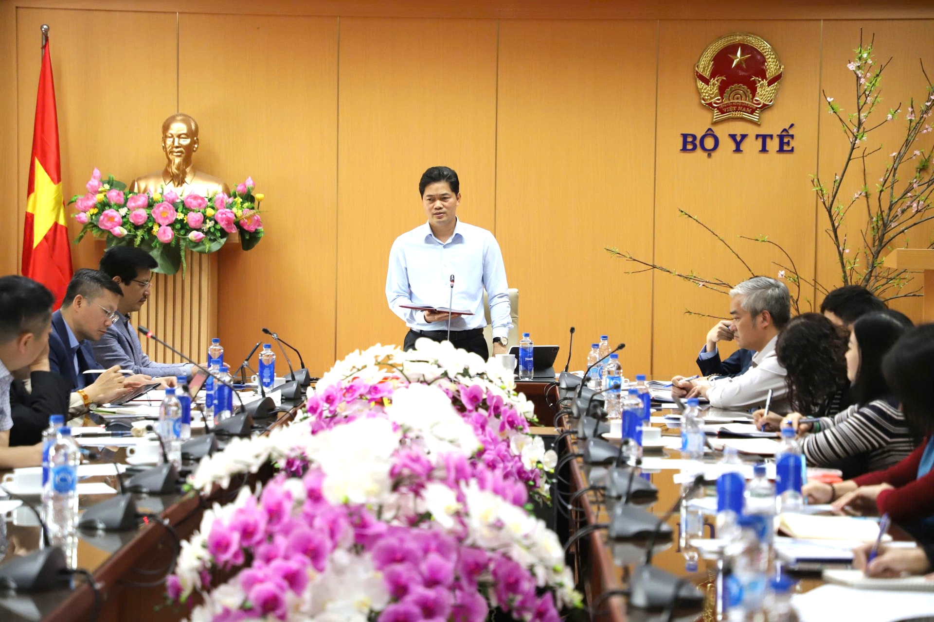 Truyền thông y tế phải luôn đi trước, xử lý vấn đề nhanh, trúng, đúng- Ảnh 6.