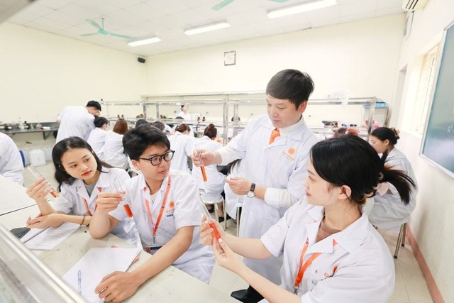 Mức học phí cụ thể của loạt trường đại học, trong đó có Y Dược- Ảnh 1.