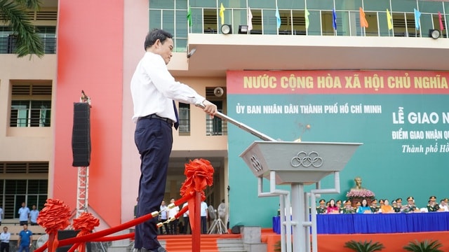 Chủ tịch Quốc hội Trần Thanh Mẫn dự lễ tiễn tân binh lên đường nhập ngũ- Ảnh 8.