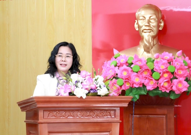 TS.BSCKII Lê Thị Hoài Chung – Giám đốc Sở Y tế Nghệ An trình bày dự kiến chương trình hành động nếu được tín nhiệm bầu làm đại biểu Quốc hội khóa XVI.