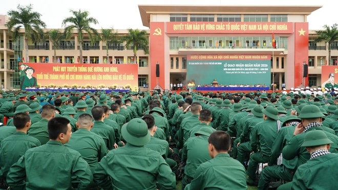 Chủ tịch Quốc hội Trần Thanh Mẫn dự lễ tiễn tân binh lên đường nhập ngũ- Ảnh 3.