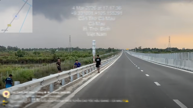 Nguy cơ tai nạn trên cao tốc Hậu Giang - Cà Mau khi vừa thi công vừa khai thác- Ảnh 2. Nguy cơ tai nạn trên cao tốc Hậu Giang - Cà Mau khi vừa thi công vừa khai thác- Ảnh 2.