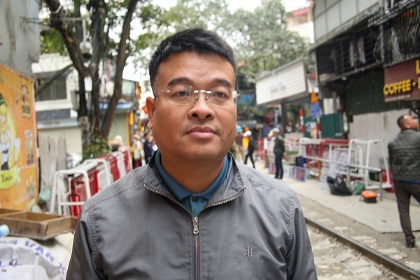 Ra quân xử lý ‘phố cà phê đường tàu’, nhiều hộ kinh doanh tự giác tháo dỡ- Ảnh 5.