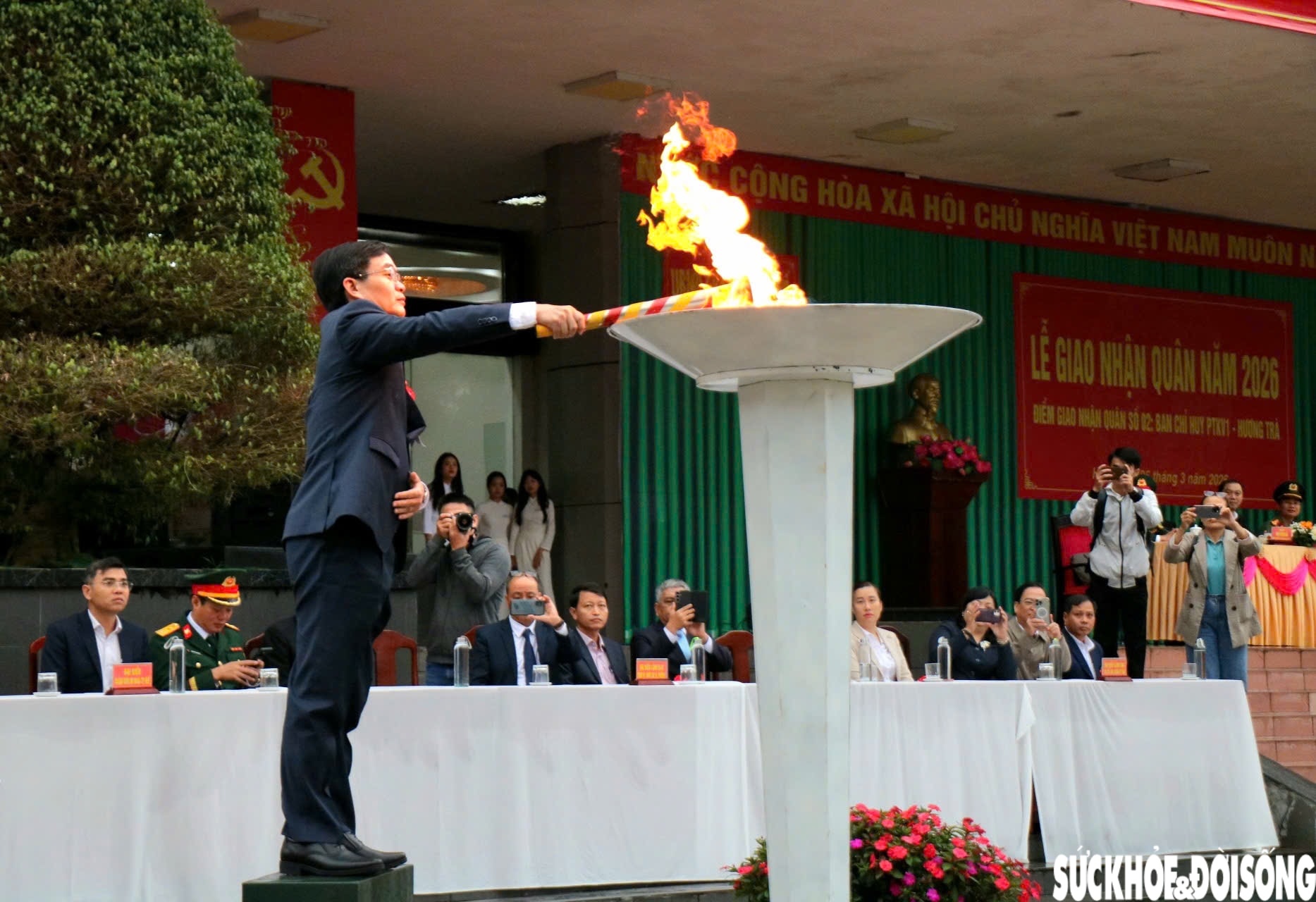 Những khoảnh khắc đẹp trong ngày hội tòng quân ở Huế- Ảnh 3. Những khoảnh khắc đẹp trong ngày hội tòng quân ở Huế- Ảnh 3.