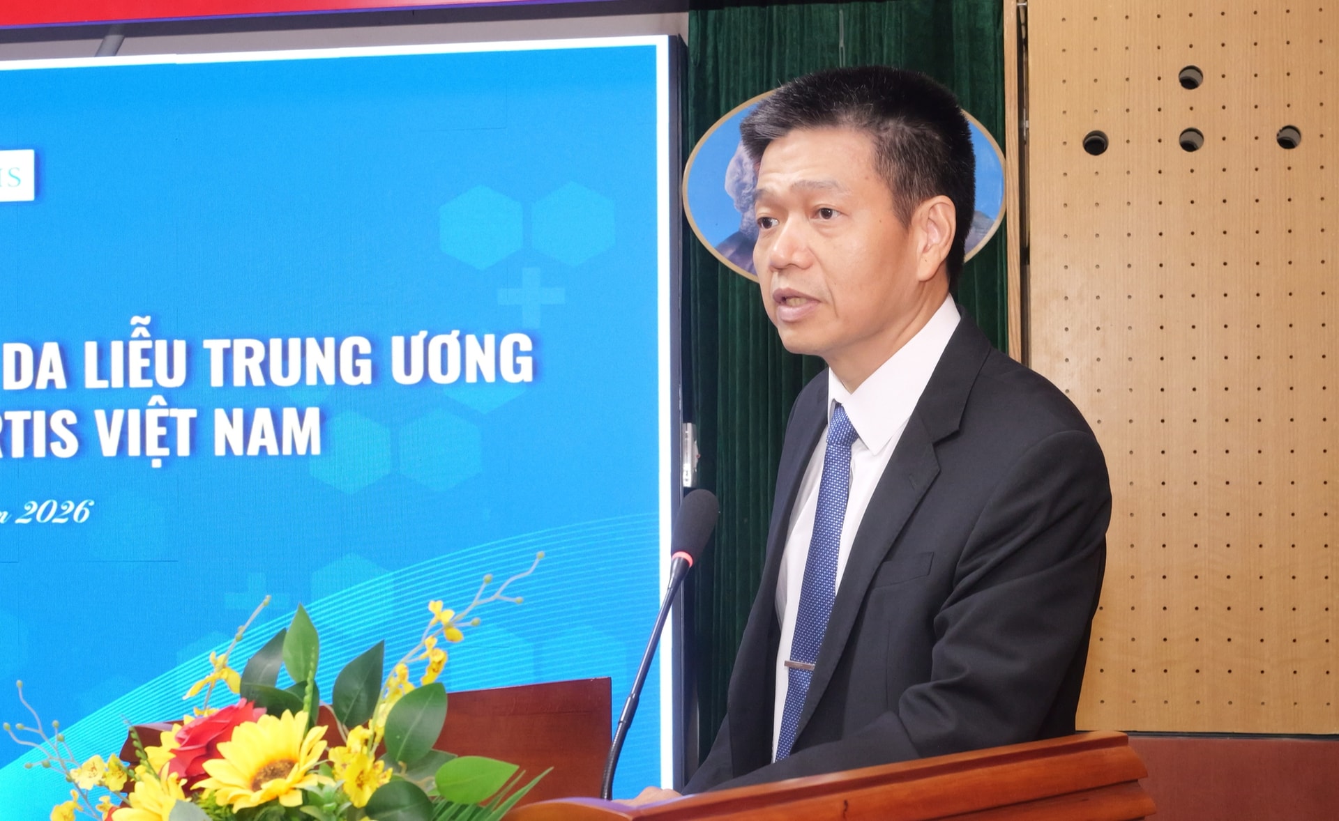 26 phòng khám chuyên đề vảy nến đưa nhiều kỹ thuật cao về tuyến dưới- Ảnh 1.