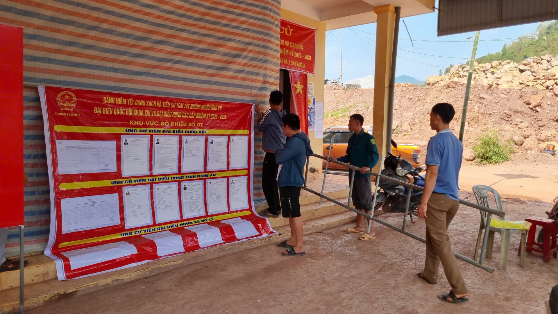 Đồng bào miền núi, vùng biên giới Nghệ An sẵn sàng cho ngày hội non sông- Ảnh 9. Đồng bào miền núi, vùng biên giới Nghệ An sẵn sàng cho ngày hội non sông- Ảnh 9.