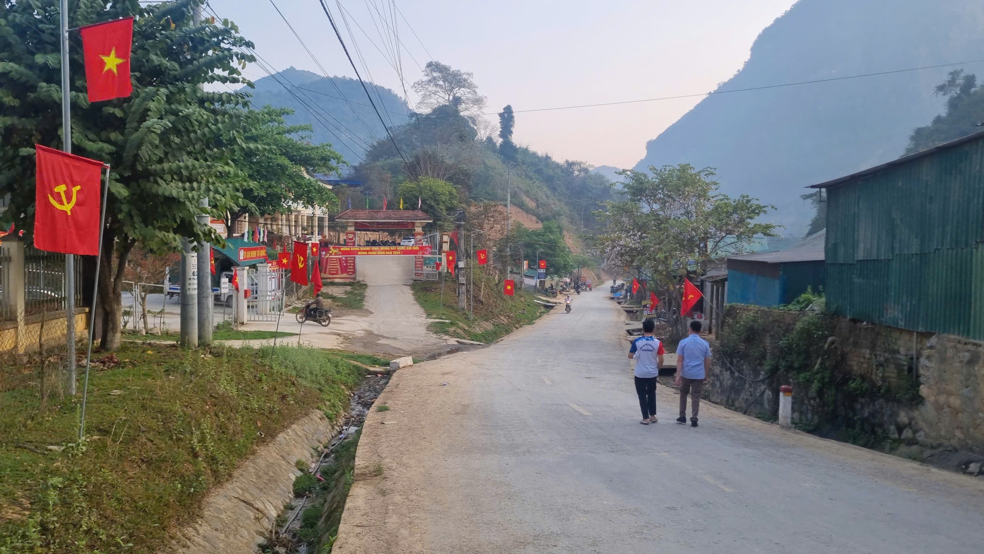 Đồng bào miền núi, vùng biên giới Nghệ An sẵn sàng cho ngày hội non sông- Ảnh 1. Đồng bào miền núi, vùng biên giới Nghệ An sẵn sàng cho ngày hội non sông- Ảnh 1.