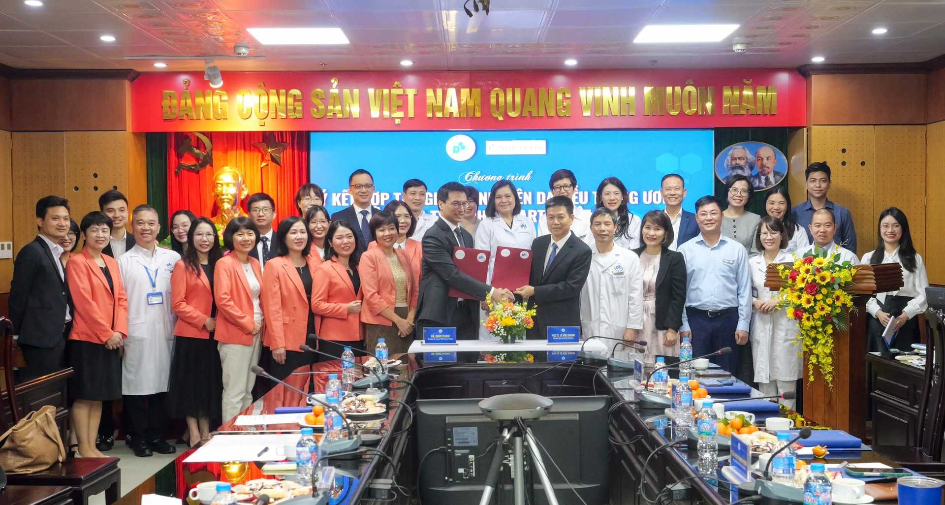 26 phòng khám chuyên đề vảy nến đưa nhiều kỹ thuật cao về tuyến dưới- Ảnh 3.