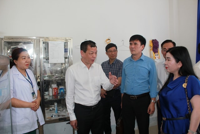 Tăng cường năng lực y tế cơ sở, thúc đẩy chuyển đổi số phục vụ người dân- Ảnh 2.