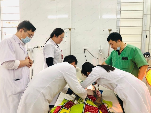 Cấp cứu kịp thời bé 27 tháng tuổi ngừng thở do hóc quả nhãn- Ảnh 1. Cấp cứu kịp thời bé 27 tháng tuổi ngừng thở do hóc quả nhãn- Ảnh 1.