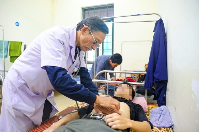 Người bác sĩ lặng lẽ ở lại với bệnh nhân tâm thần- Ảnh 7.