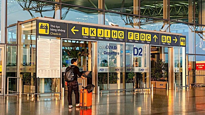 Nhà ga T2 Nội Bài thay đổi quầy thủ tục: Hành khách cần nhớ đúng cửa, tránh lỡ chuyến- Ảnh 2. Nhà ga T2 Nội Bài thay đổi quầy thủ tục: Hành khách cần nhớ đúng cửa, tránh lỡ chuyến- Ảnh 2.