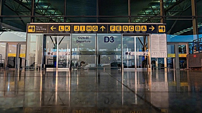 Nhà ga T2 Nội Bài thay đổi quầy thủ tục: Hành khách cần nhớ đúng cửa, tránh lỡ chuyến- Ảnh 4. Nhà ga T2 Nội Bài thay đổi quầy thủ tục: Hành khách cần nhớ đúng cửa, tránh lỡ chuyến- Ảnh 4.