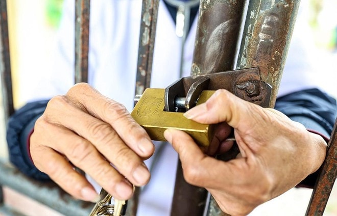 Người bác sĩ lặng lẽ ở lại với bệnh nhân tâm thần- Ảnh 6.