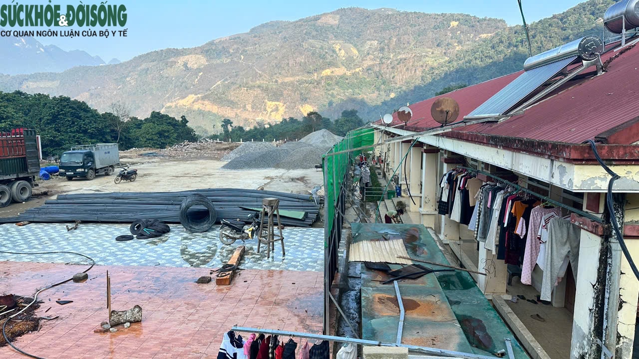 Nhường nhà dựng trường nội trú liên cấp nơi biên giới- Ảnh 3.