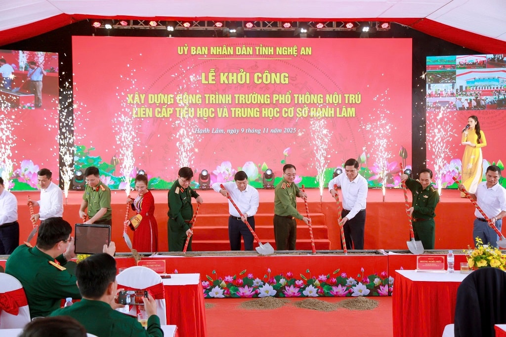 Nhường nhà dựng trường nội trú liên cấp nơi biên giới- Ảnh 4.