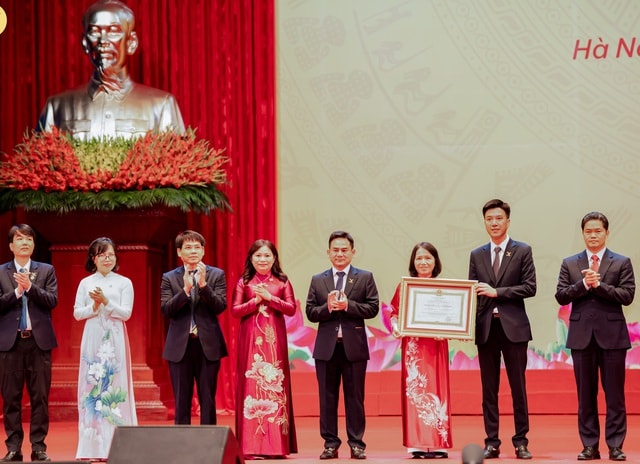 MEDLATEC kỷ niệm 30 năm thành lập, đón nhận Huân chương Lao động hạng Nhì- Ảnh 1. MEDLATEC kỷ niệm 30 năm thành lập, đón nhận Huân chương Lao động hạng Nhì- Ảnh 1.