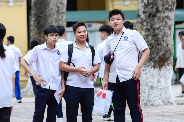 Thay đổi khu vực tuyển sinh lớp 10, phụ huynh cần chuẩn bị gì?- Ảnh 1. Thay đổi khu vực tuyển sinh lớp 10, phụ huynh cần chuẩn bị gì?- Ảnh 1.