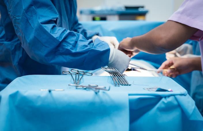 Lần đầu gan lợn cứu sống người đàn ông chờ ghép tạng- Ảnh 1. Lần đầu gan lợn cứu sống người đàn ông chờ ghép tạng- Ảnh 1.