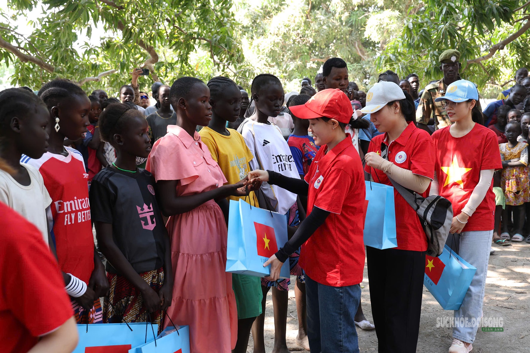 Phụ nữ Việt Nam gieo yêu thương nơi vùng đất gìn giữ hòa bình- Ảnh 6.