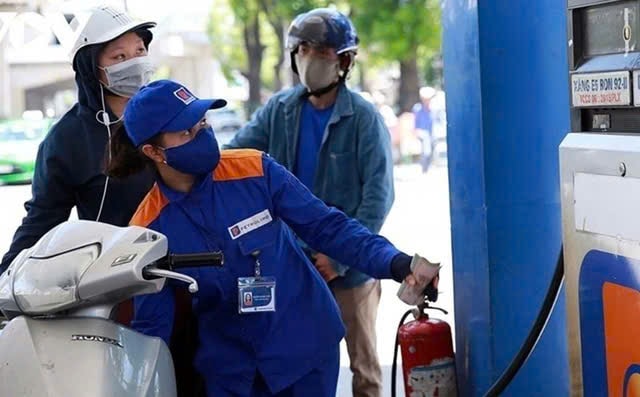 Bộ Tài chính đề xuất giảm thuế nhập xăng dầu về 0%- Ảnh 2. Bộ Tài chính đề xuất giảm thuế nhập xăng dầu về 0%- Ảnh 2.