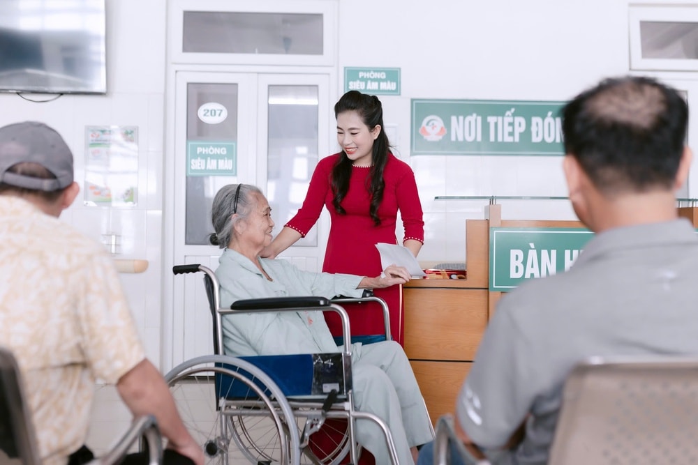 Bóng hồng blouse trắng và mũ nồi xanh ở Nam Sudan- Ảnh 17.