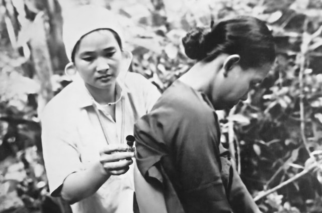 Thanh xuân và khát vọng của nữ Bộ trưởng Bộ Y tế đầu tiên tại Việt Nam- Ảnh 2. Thanh xuân và khát vọng của nữ Bộ trưởng Bộ Y tế đầu tiên tại Việt Nam- Ảnh 2.