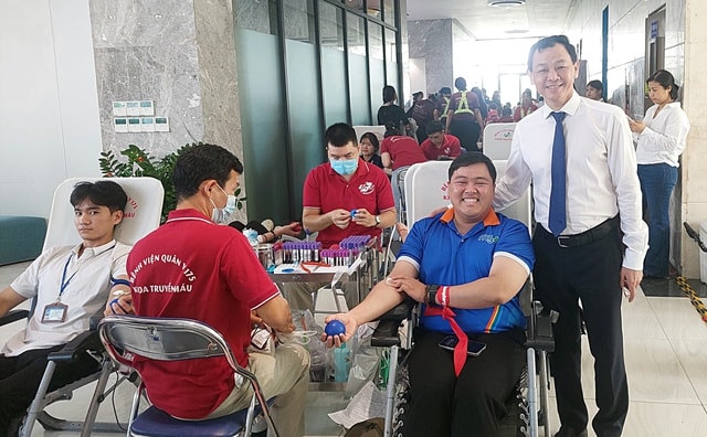 Thứ trưởng Nguyễn Tri Thức: Hiến máu tình nguyện góp phần bảo đảm nguồn máu điều trị sau Tết- Ảnh 1.