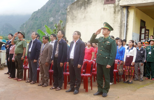 Đồng bào Bru - Vân Kiều các bản biệt lập vùng biên bầu cử sớm- Ảnh 1.