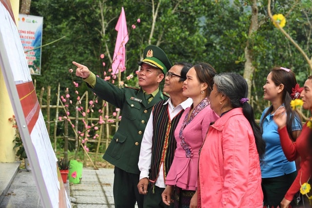 Đồng bào Bru - Vân Kiều các bản biệt lập vùng biên bầu cử sớm- Ảnh 4.