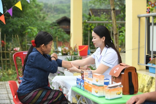 Đồng bào Bru - Vân Kiều các bản biệt lập vùng biên bầu cử sớm- Ảnh 8.