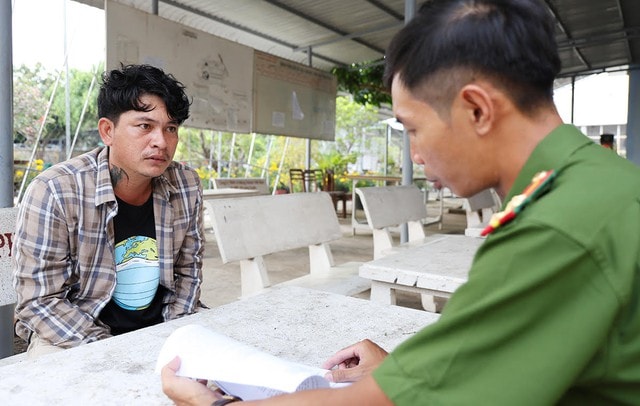 Tạm giữ đối tượng chém nhau tại quán nhậu- Ảnh 1.