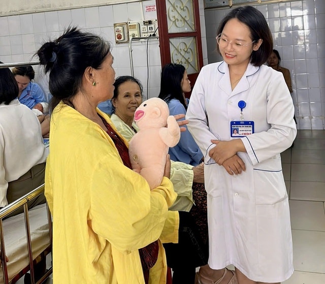 Người lặn lội đi tìm ‘hơi ấm’ cho mẹ và bé- Ảnh 3.