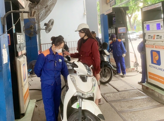 Hà Nội sẽ xử lý trường hợp dừng bán xăng không có lý do- Ảnh 2.