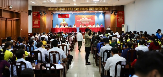 Cử tri hỏi về giá xăng dầu, đại diện Petrolimex nói gì?- Ảnh 2.