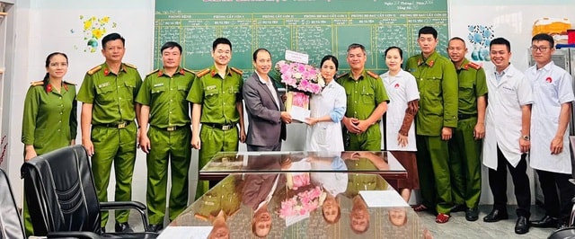 Nữ bác sĩ giúp nhiều người đoạn tuyệt 'nàng tiên nâu'- Ảnh 1.