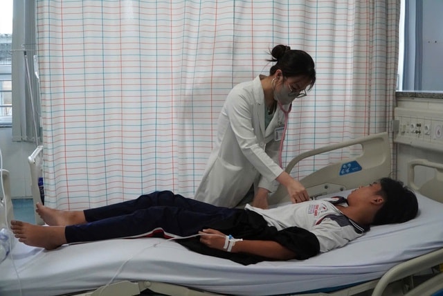 Vụ 108 người nghi ngộ độc bánh mì tại Vũng Tàu: Hơn 50% mẫu bệnh nhân dương tính Salmonella- Ảnh 1. Vụ 108 người nghi ngộ độc bánh mì tại Vũng Tàu: Hơn 50% mẫu bệnh nhân dương tính Salmonella- Ảnh 1.