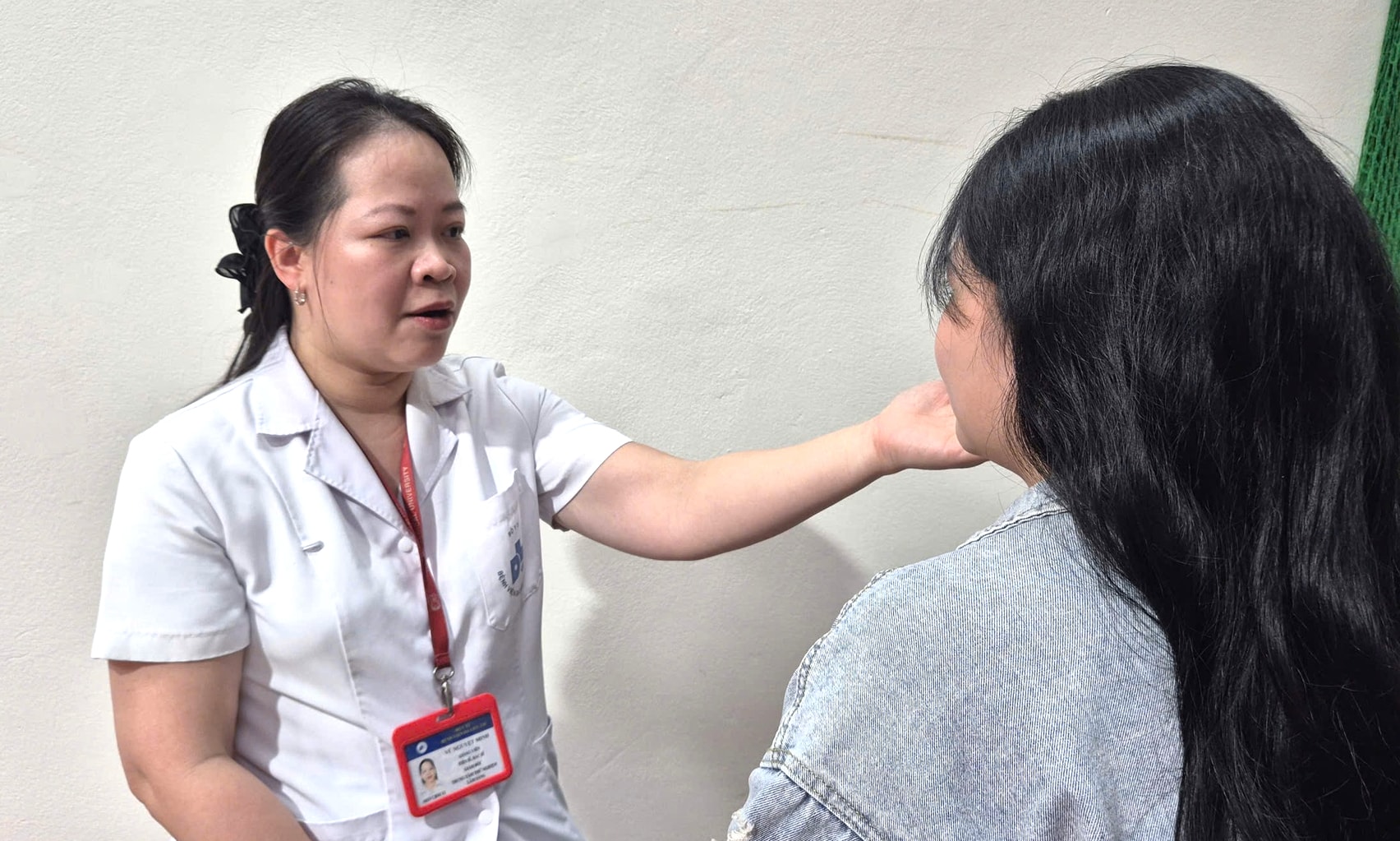 Sau vụ thu hồi 291 mỹ phẩm chứa D4, D5, bác sĩ cảnh báo nguy cơ suy giảm khả năng sinh sản- Ảnh 2.