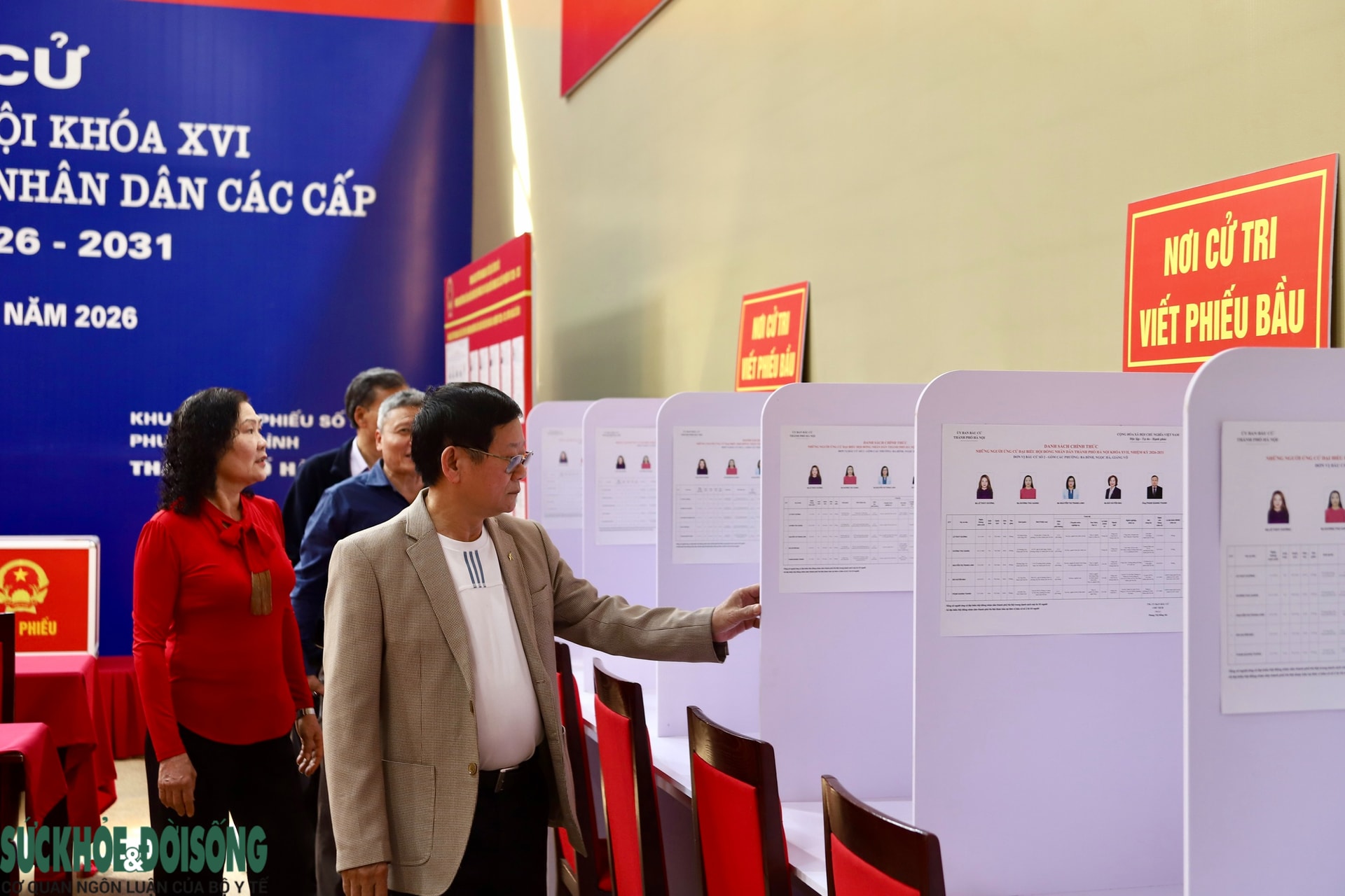 Các điểm bỏ phiếu tại phường Ba Đình được chuẩn bị ra sao trước ngày bầu cử?- Ảnh 10.