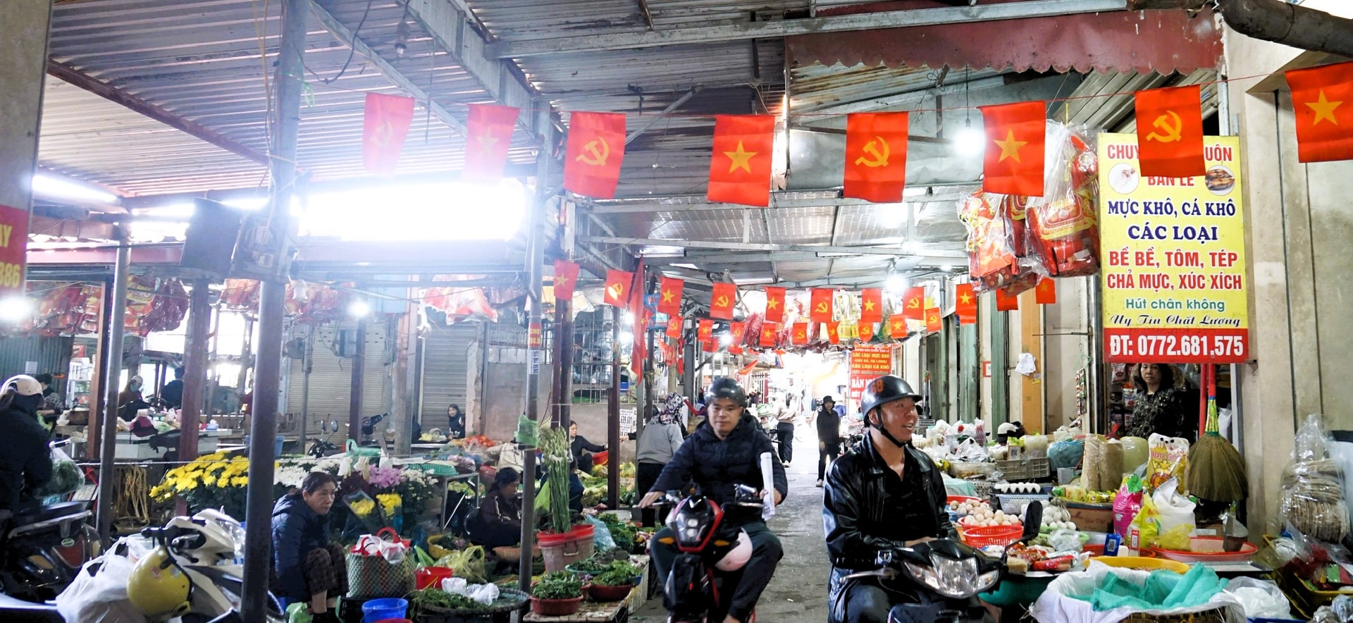 Hình ảnh Hải Phòng trước ngày bầu cử Quốc hội khóa XVI và Hội đồng nhân dân các cấp nhiệm kỳ mới- Ảnh 11. Hình ảnh Hải Phòng trước ngày bầu cử Quốc hội khóa XVI và Hội đồng nhân dân các cấp nhiệm kỳ mới- Ảnh 11.