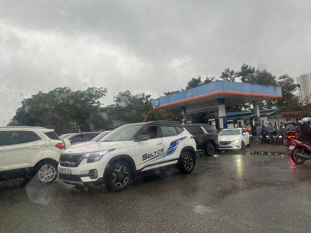 Chuyên gia phòng cháy, chữa cháy: Tích trữ xăng dầu trong nhà là hành vi cực kì nguy hiểm- Ảnh 2. Chuyên gia phòng cháy, chữa cháy: Tích trữ xăng dầu trong nhà là hành vi cực kì nguy hiểm- Ảnh 2.