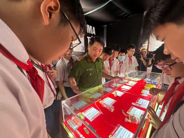 TPHCM có 'Điểm giáo dục phòng, chống ma túy' đầu tiên trong trường học- Ảnh 2. TPHCM có 'Điểm giáo dục phòng, chống ma túy' đầu tiên trong trường học- Ảnh 2.