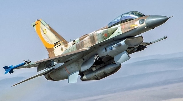 Tiêm kích F-16 Israel mang 4 tên lửa Rampage tấn công tầm xa, tránh bị Iran bắn hạ- Ảnh 1. Tiêm kích F-16 Israel mang 4 tên lửa Rampage tấn công tầm xa, tránh bị Iran bắn hạ- Ảnh 1.
