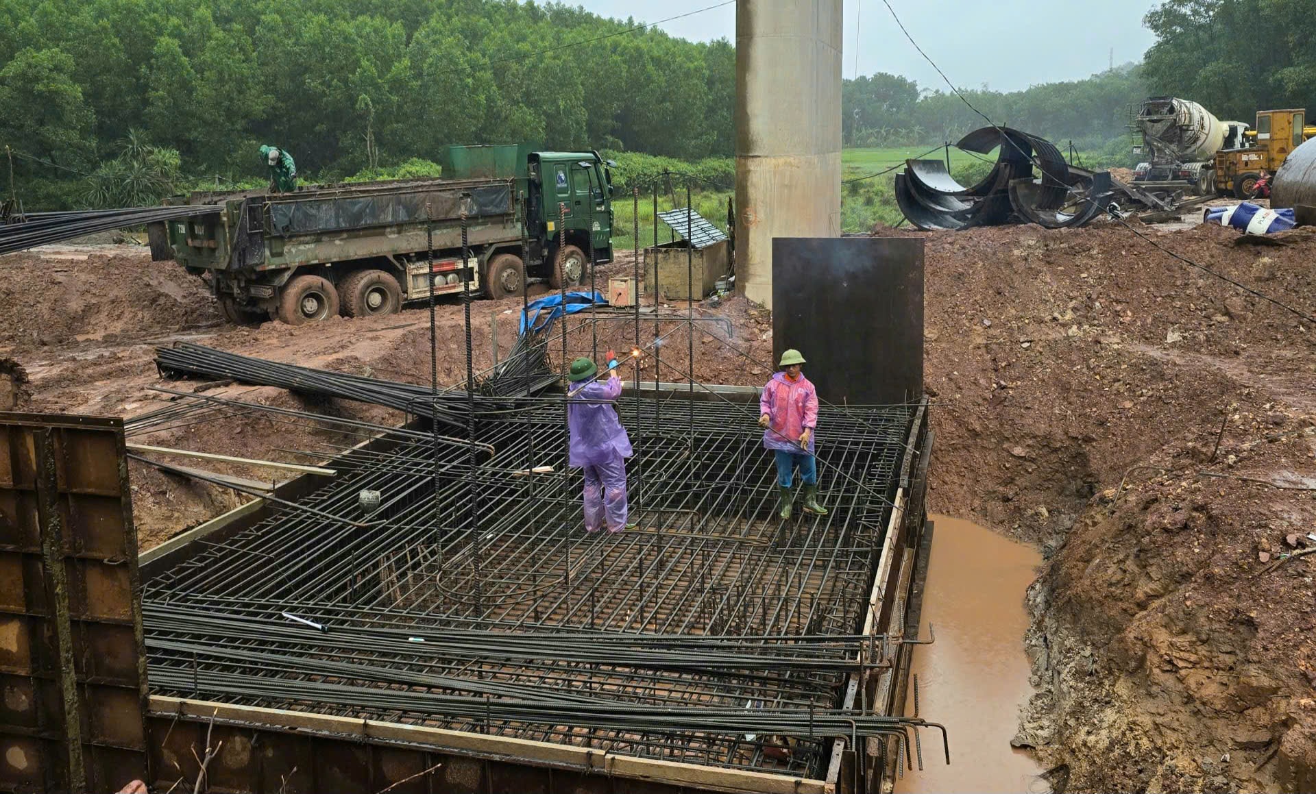 Cao tốc Cam Lộ - La Sơn có thêm nút giao 250 tỷ đồng, tiến độ mở rộng lên 4 làn hiện ra sao?- Ảnh 3. Cao tốc Cam Lộ - La Sơn có thêm nút giao 250 tỷ đồng, tiến độ mở rộng lên 4 làn hiện ra sao?- Ảnh 3.