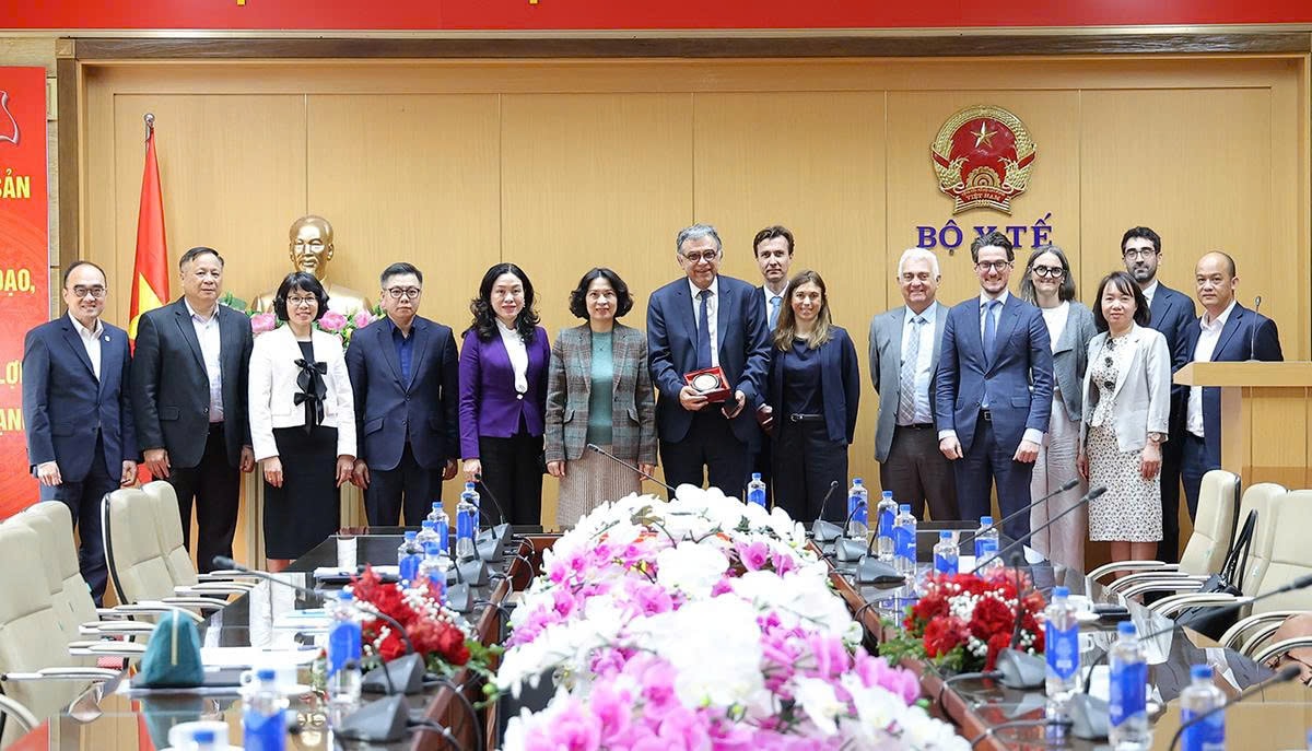 Bộ Y tế Việt Nam và Pháp trao đổi thúc đẩy hợp tác nghiên cứu khoa học ứng phó bệnh truyền nhiễm mới nổi- Ảnh 5. Bộ Y tế Việt Nam và Pháp trao đổi thúc đẩy hợp tác nghiên cứu khoa học ứng phó bệnh truyền nhiễm mới nổi- Ảnh 5.